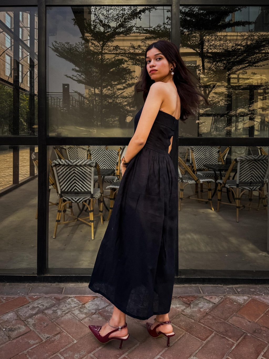 Black Pure Linen Tube Dress – Feminine, Fierce & Effortlessly Flowing