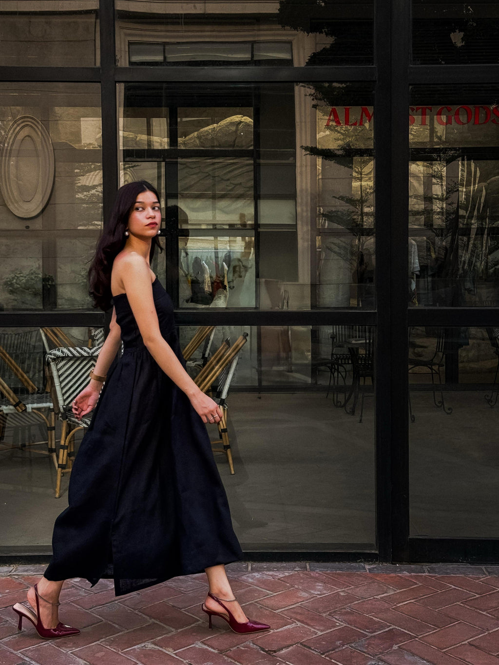 Black Pure Linen Tube Dress – Feminine, Fierce & Effortlessly Flowing